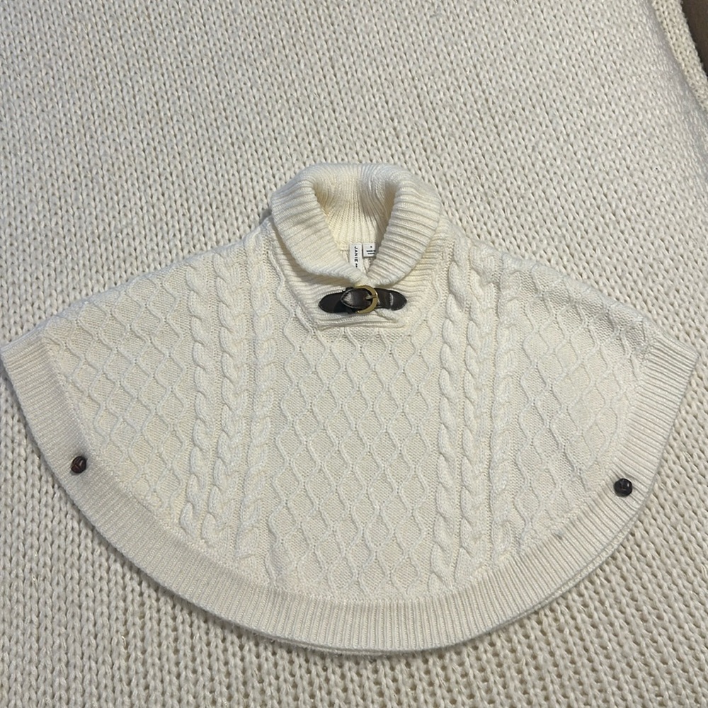 Girl’s sweater cape/poncho